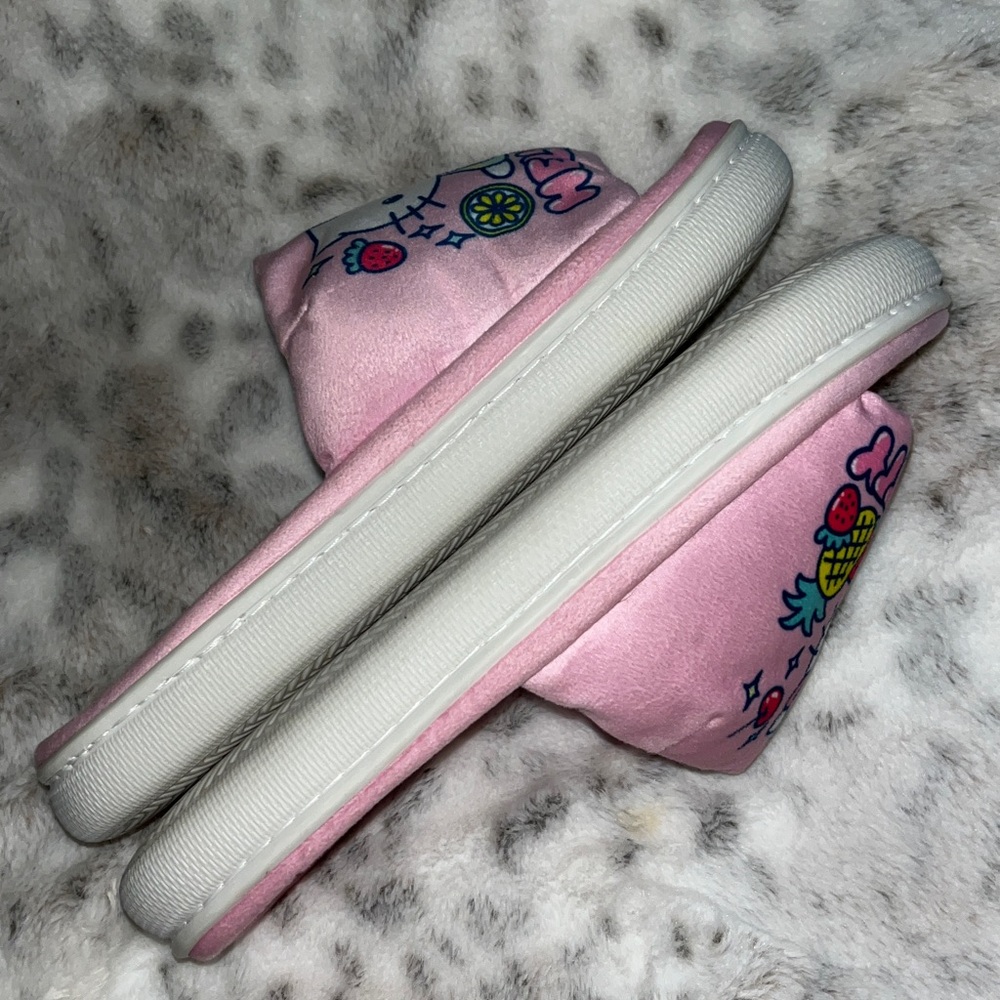 Hello Kitty Slippers - Picture 5 of 7
